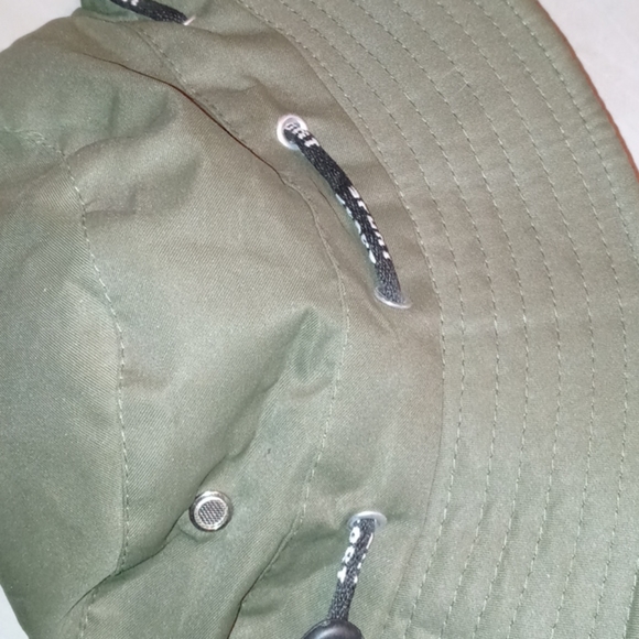 Hat - Picture 2 of 4